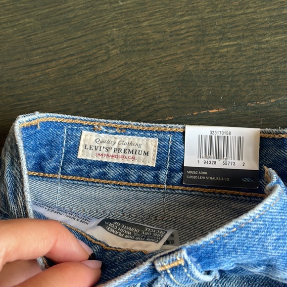 Levis 501- denim short- Mid rise - Picture 4 of 4